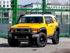 Фото авто Toyota FJ Cruiser