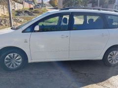 Сүрөт унаа Toyota Avensis Verso