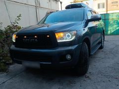 Фото авто Toyota Sequoia