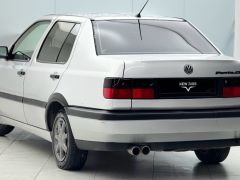 Photo of the vehicle Volkswagen Vento