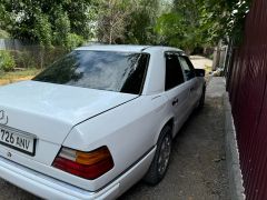 Сүрөт унаа Mercedes-Benz W124