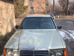 Сүрөт унаа Mercedes-Benz W124