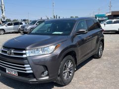 Photo of the vehicle Toyota Highlander