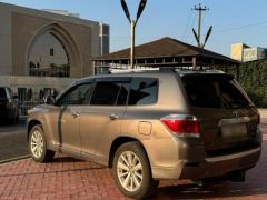 Сүрөт унаа Toyota Highlander