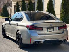 Photo of the vehicle BMW M5