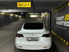 Фото авто Tesla Model 3