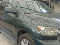 Photo of the vehicle Toyota Sequoia