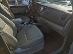 Фото авто Kia Carnival