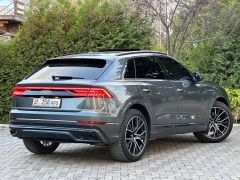 Photo of the vehicle Audi Q8