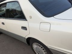 Photo of the vehicle Toyota Crown