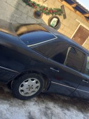 Photo of the vehicle Mercedes-Benz W124