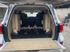 Photo of the vehicle Lexus LX