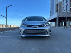 Сүрөт унаа Toyota Sienna