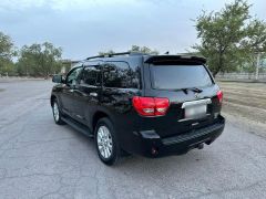 Сүрөт унаа Toyota Sequoia