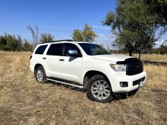 Фото авто Toyota Sequoia