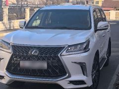 Photo of the vehicle Lexus LX