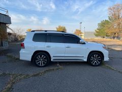 Photo of the vehicle Toyota Land Cruiser