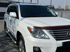 Photo of the vehicle Lexus LX