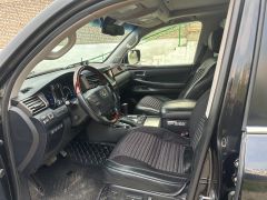 Photo of the vehicle Lexus LX