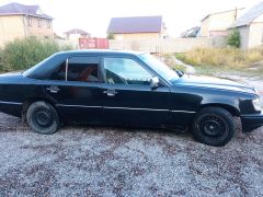 Сүрөт унаа Mercedes-Benz W124