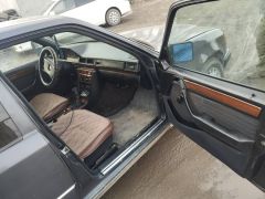 Сүрөт унаа Mercedes-Benz W124