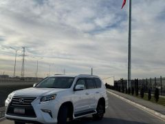 Photo of the vehicle Lexus GX