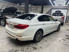 Photo of the vehicle BMW 5 Series