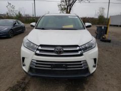 Photo of the vehicle Toyota Highlander