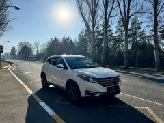 Фото авто Dongfeng Fengon e3