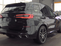 Photo of the vehicle BMW X5