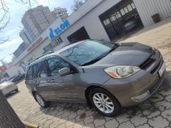 Photo of the vehicle Toyota Sienna