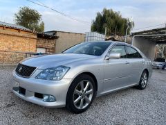 Photo of the vehicle Toyota Crown