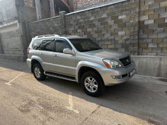 Photo of the vehicle Lexus GX