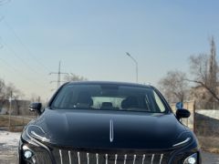 Фото авто Hongqi E-QM5