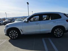 Photo of the vehicle BMW X5