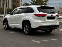 Photo of the vehicle Toyota Highlander