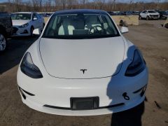 Photo of the vehicle Tesla Model 3