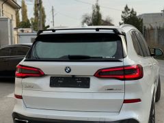 Photo of the vehicle BMW X5