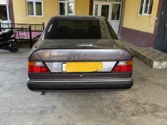 Photo of the vehicle Mercedes-Benz W124