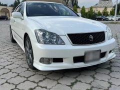 Photo of the vehicle Toyota Crown