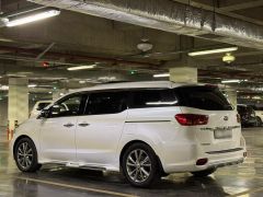 Photo of the vehicle Kia Carnival