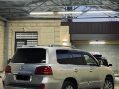 Photo of the vehicle Lexus LX