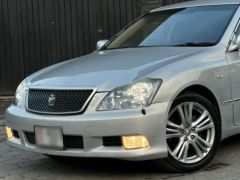 Сүрөт унаа Toyota Crown