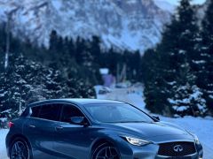 Фото авто Infiniti Q30