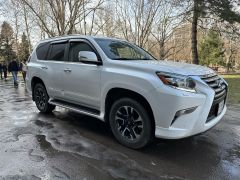 Photo of the vehicle Lexus GX