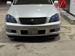 Photo of the vehicle Toyota Crown