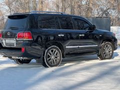 Photo of the vehicle Lexus LX