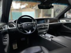 Photo of the vehicle Genesis G80