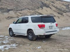 Сүрөт унаа Toyota Sequoia