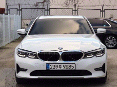 Photo of the vehicle BMW 3 Series